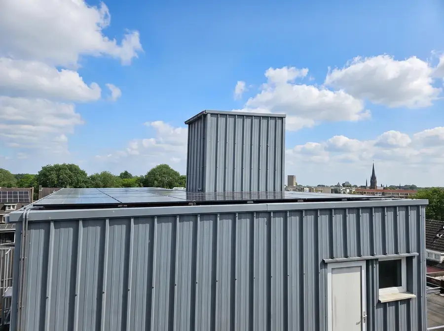 Pand in Sittard met zonnepanelen op het dak